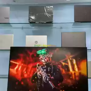 Almost new dell 4k 27 inch Dell  27" inch monitor4k Resolution Frameless Price in Ethiopia