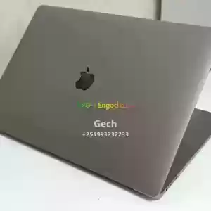 Apple MacBook Pro 2017Processor:2.9GHz Quad-Core Intel Core i7 16GB Ram512GB SSD in Ethiopia