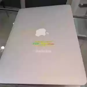 Apple macbook air 2017 product year 128gb ssd and 8gb ram Intel core i5 13.3 inch screen  Price in Ethiopia