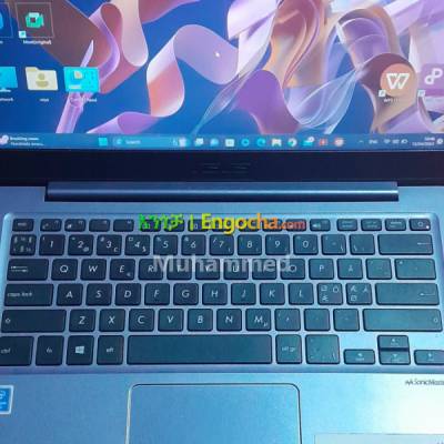 Asus Vivobook Laptop 12,300 አስቸኳይ