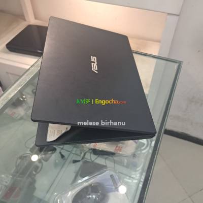 Asus vivobook Laptop