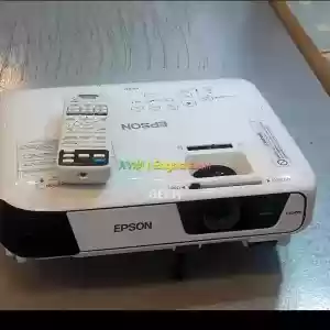 BRAND NEW EPSON EB 31 PROJECTOR Price in Ethiopia