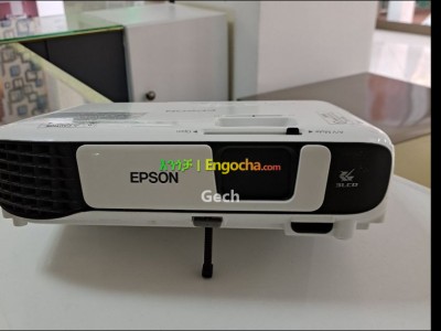 BRAND NEW EPSON EB S41 PROJECTOR