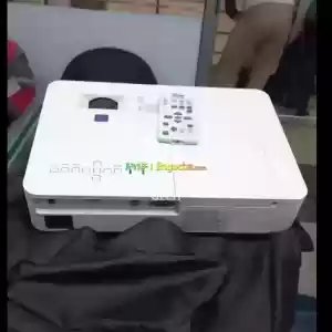 BRAND NEW SONY DX 221 PROJECTOR Price in Ethiopia