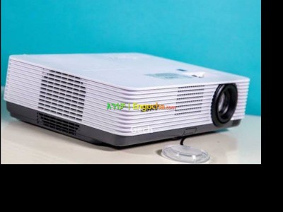 BRAND NEW SONY DX 221 PROJECTOR