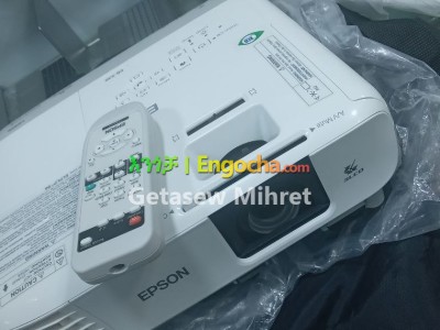 Brand New (0000.............) EPSON Projector Has bag &remote Model name:  EB-x39Hardware interface: VGA, USB, HDMILamp Life  Expectancy         