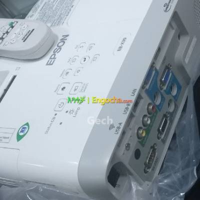 Brand New EPSON Projector Has bag &remote Model name:  EB-x39Hardware interface: VGA, USB