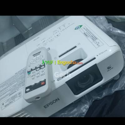 Brand New EPSON Projector Has bag &remote Model name:  EB-x39Hardware interface: VGA, USB