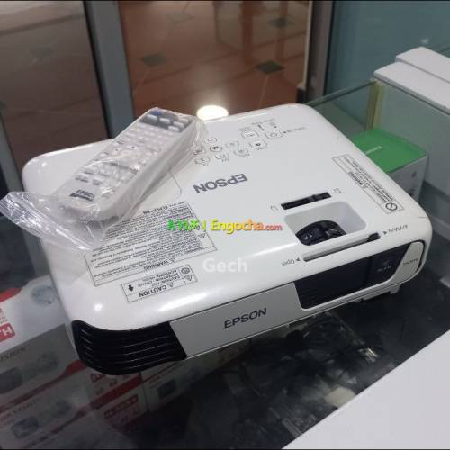 Brand New EPSON Projector ️Has bag &remote Model name:  EB-x39 other also available Hardw