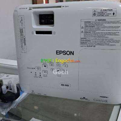 Brand New EPSON ProjectorWith manual  CD and cartoon Model name:  EB -X49Hardware interfa