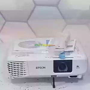 Brand New EPSON ProjectorWith manual  CD and cartoon Model name:  EB -X49Hardware interfa Price in Ethiopia