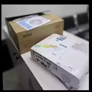 Brand New EPSON ProjectorWith manual  CD and cartoon Model name:  EB -X49Hardware interfa in Ethiopia