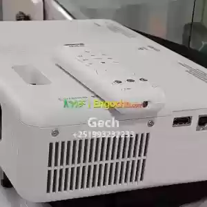 Brand New Epson Projector CO-W01With Bag and Remote Epson Projector Model name:  CO-W01Mo in Ethiopia