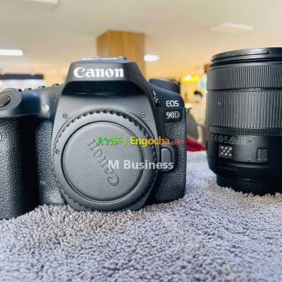 Canon 90D with 18-135usm lens
