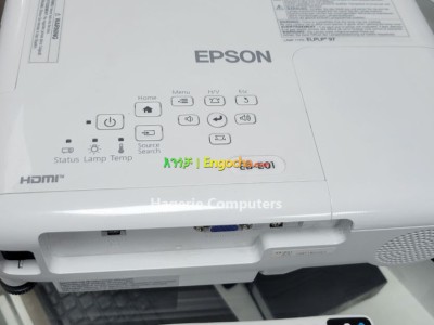 EPSON PROJECTOR WITH REMOT