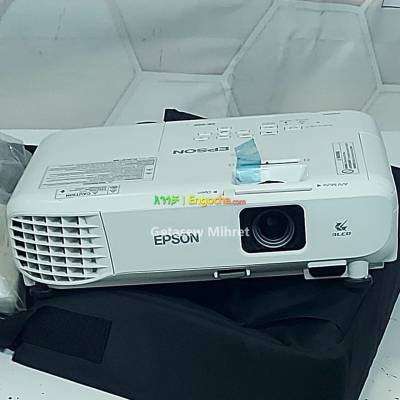 Epson Projector with bag &remote Model name:  EB-S05Hardware interface: VGA, USB, HDMILam