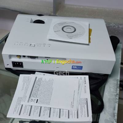 HIGH QUALITY SONY Dx 102 PROJECTORBrand New Sony projector Model VPL-Dx102Bag and Remote