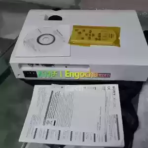 HIGH QUALITY SONY Dx 102 PROJECTORBrand New Sony projector Model VPL-Dx102Bag and Remote  Price in Ethiopia