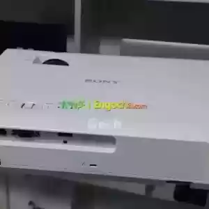 HIGH QUALITY SONY Dx 102 PROJECTORBrand New Sony projector Model VPL-Dx102( QUANTITY AVAI Price in Ethiopia