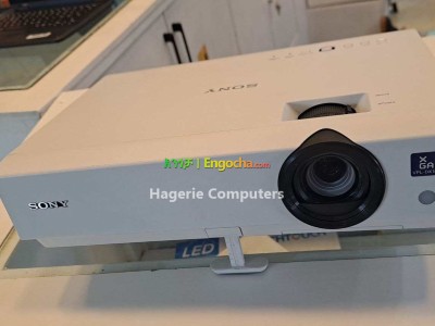 HIGH QUALITYBSONY DX 102 PROJECTOR