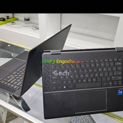 HP Spectre x360 2-in-1 laptop11th Gen Intel Core i7 11390H16 GB LPDDR4X
