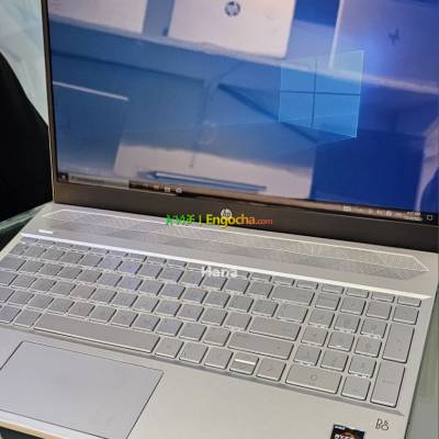 Hp pavilion Ryzen 5 touchscreen with 2gb graphics