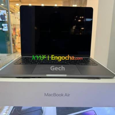 MacBook Air M2 Chip processor M2 Chip processor  2022️256 GB SSD Storage ️8GB unified mem