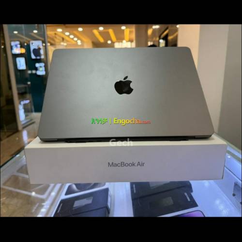 MacBook Air M2 Chip processor M2 Chip processor  2022️256 GB SSD Storage ️8GB unified mem