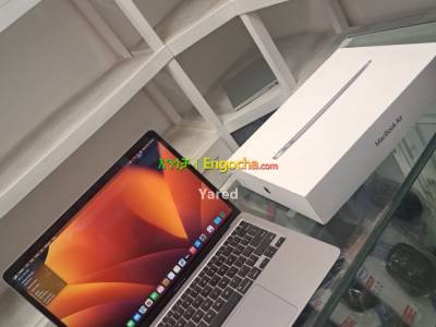 MacBook air 2020 core i5 laptop