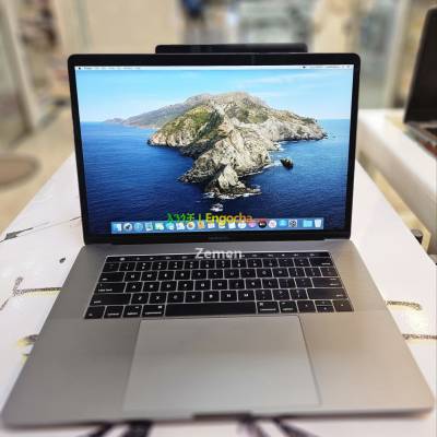 MacBook pro Core i7 Laptop
