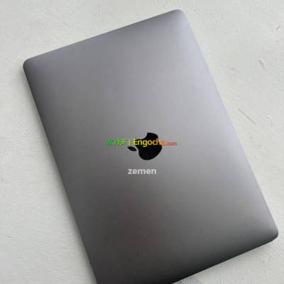 Macbook air M1 Laptop