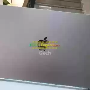 Macbook air M2 (2022)15 inch screen sizeC.C 21Display:Retina 2560x1664Processor:Apple M2  Price in Ethiopia