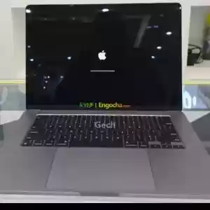 Macbook air M2 (2022)Display:Retina 2560x1664Processor:Apple M2 chip (10 cores)Graphics:A Price in Ethiopia