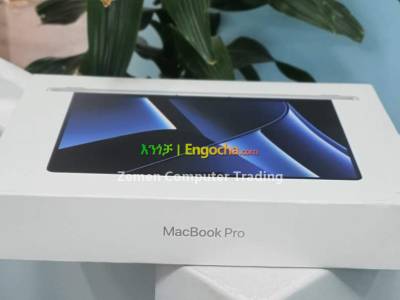 Macbook pro apple M2 Laptop