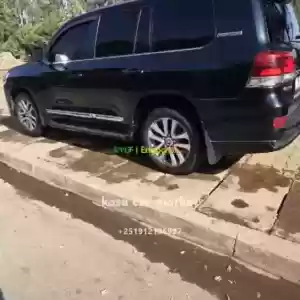 Make... Toyota Model.. Landcruiser V-XR Year.. 2020Transmission.. Automatic Standard....  Price in Ethiopia