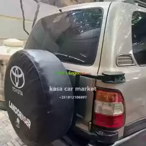 Make.. Toyota Model.. Landcruiser 1o5 Year . 2004Transmission.. MANUAL Standard.. Europe  in Ethiopia