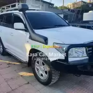 Make:Toyota Model:Land Cruiser V8 (FENJI MEKELAKEYA YALEW)Year:2010Transmission: ManualBo in Ethiopia