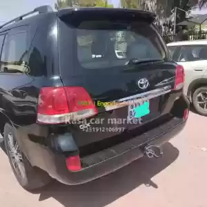 Make:Toyota Model:Landcruiser V8Year:2009Transmission: Automatic Body type:SUVEngine:4.5L in Ethiopia