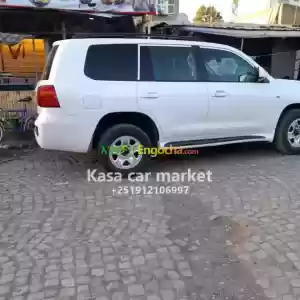 Make:Toyota Model:Landcruiser v8Year:2009Transmission: Manual Body type:SUVEngine:4.5L Tw Price in Ethiopia