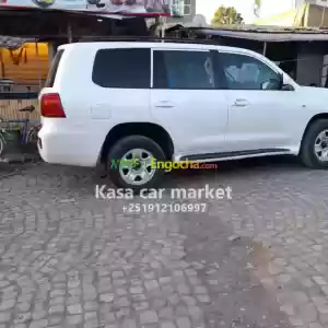Make:Toyota Model:Landcruiser v8Year:2009Fuel:Diesel Transmission: Manual Body type:SUVEn Price in Ethiopia