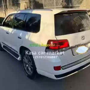 Make:Toyota Model:Landcruiser V8  VXR Year:2014 Upgrade 2021Engine:V8 4.5L 4WDEurope stan Price in Ethiopia