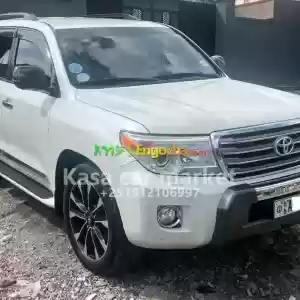 Make:Toyota VXModel:Landcruiser V8  Year:2014Engine:V8 4.5L 4WDFuel:Diesel Transmission:7 Price in Ethiopia