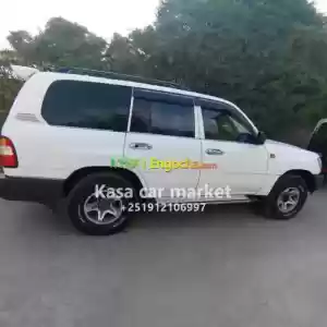 Make:ToyotaModel:Land cruiser 105Year:2005 REALFuel:Diesel  Transmission:Manual Plate No: in Ethiopia