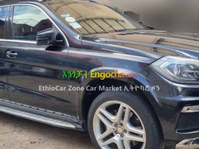 Mercedes-Benz GL 500 4MATIC 2015 Fully Optioned Excellent Car for Sale