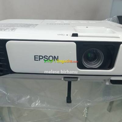 New Epson EB-X31 Projector