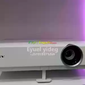 SONY PROJECTORHas bag & Remote Model name VPL-DX102Hardware interface VGA, HDMI Mounting  in Ethiopia