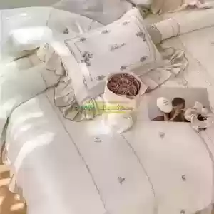 Seven (7) Pcs Comforter setበጣም ውበት ያለው እና ደስ የሚል ሙቀት የሚፈጥር ኮምፈርትCOMFORTER 230×250CM..1PCB Price in Ethiopia