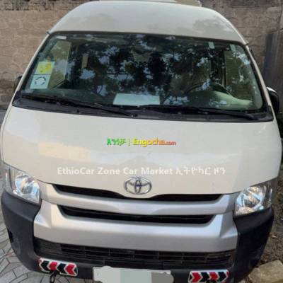 Toyota Hiace HighRoof 2020 Very Excellent and Clean Minibus Car for Sale