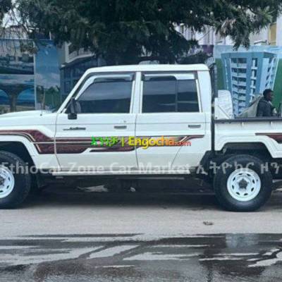 Toyota Land Cruiser (Double-Cab Pickup) 2016 Very Excellent and Clean Car for Sale