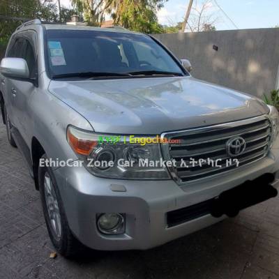 Toyota Land Cruiser V8 2016 Very Excellent and Full Option SUV Car for Sale